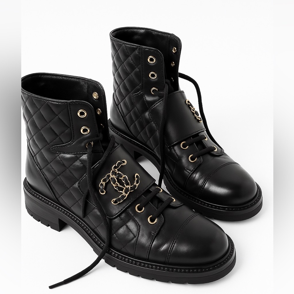Chanel leatherboots size 38.5